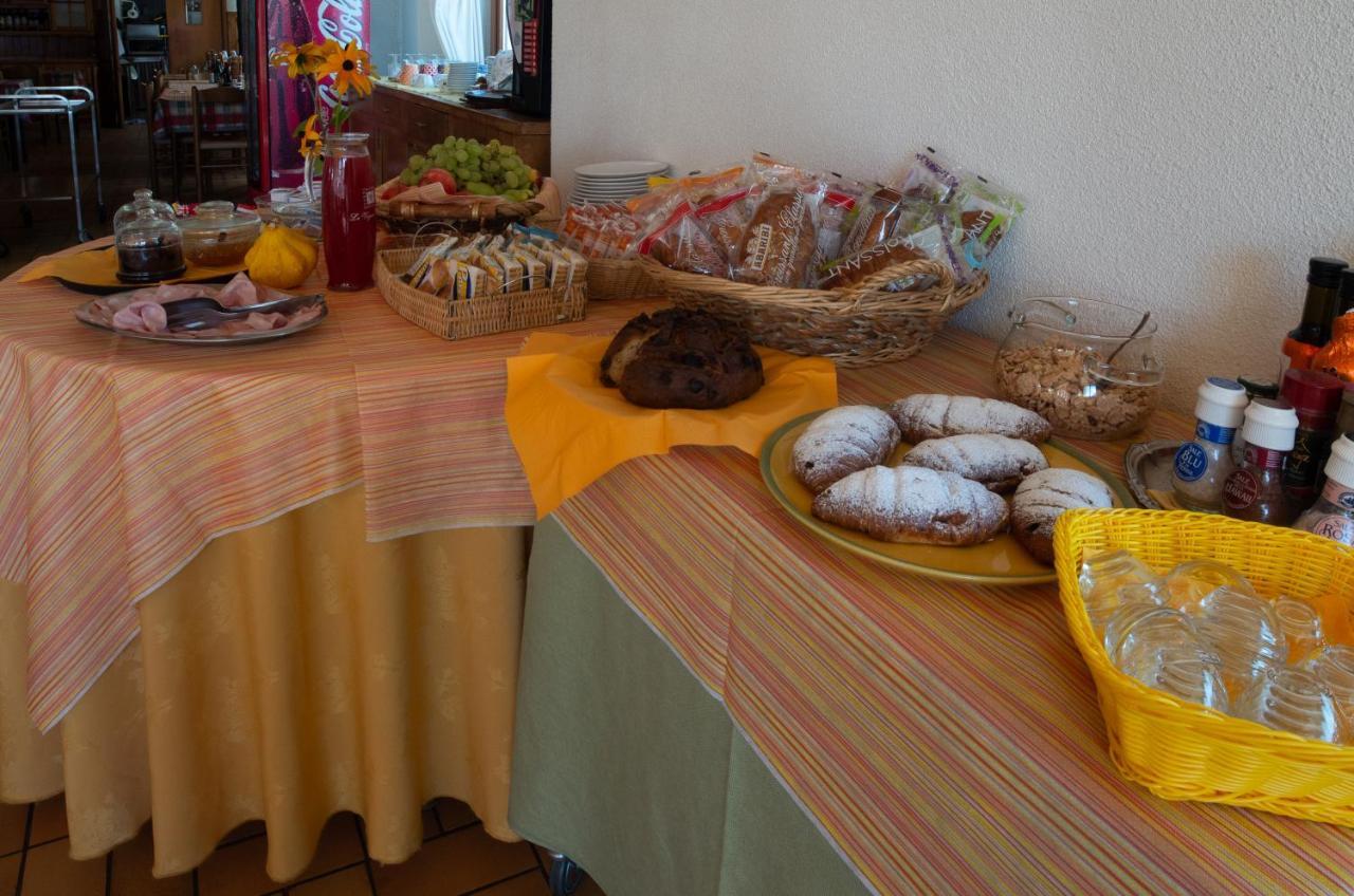 Cevo Albergo Ristorante Sargas מראה חיצוני תמונה